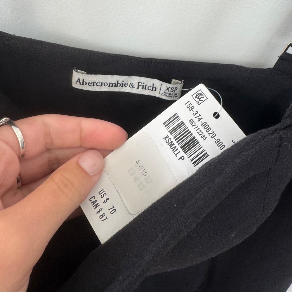 Abercrombie and Fitch Bra-Free Everyday Skort - Picture 4 of 8